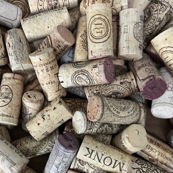 Assorted Wine Corks Collection - Picture 7 of 7